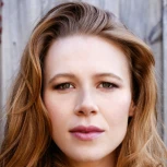 Anna McGahan