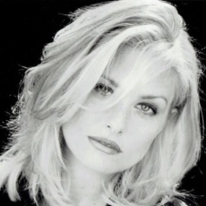Lezlie Deane