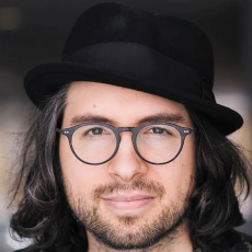 Carlo Mirabella-Davis