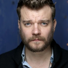 Pilou Asbæk