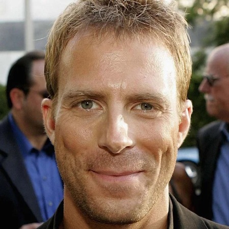 Daniel Travis
