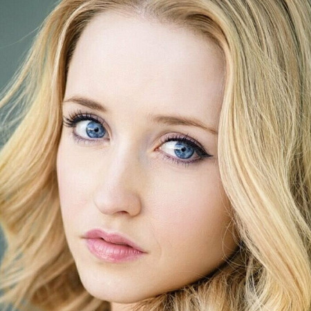 Emily Tennant
