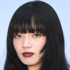 Nana Komatsu