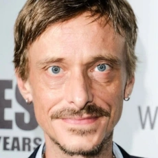 Mackenzie Crook