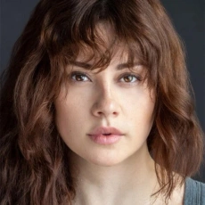 Chloe Van Landschoot