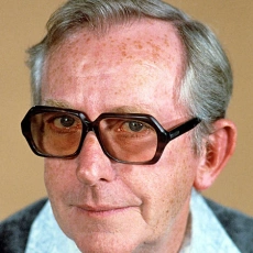 Lewis Gilbert