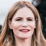 Jennifer Jason Leigh