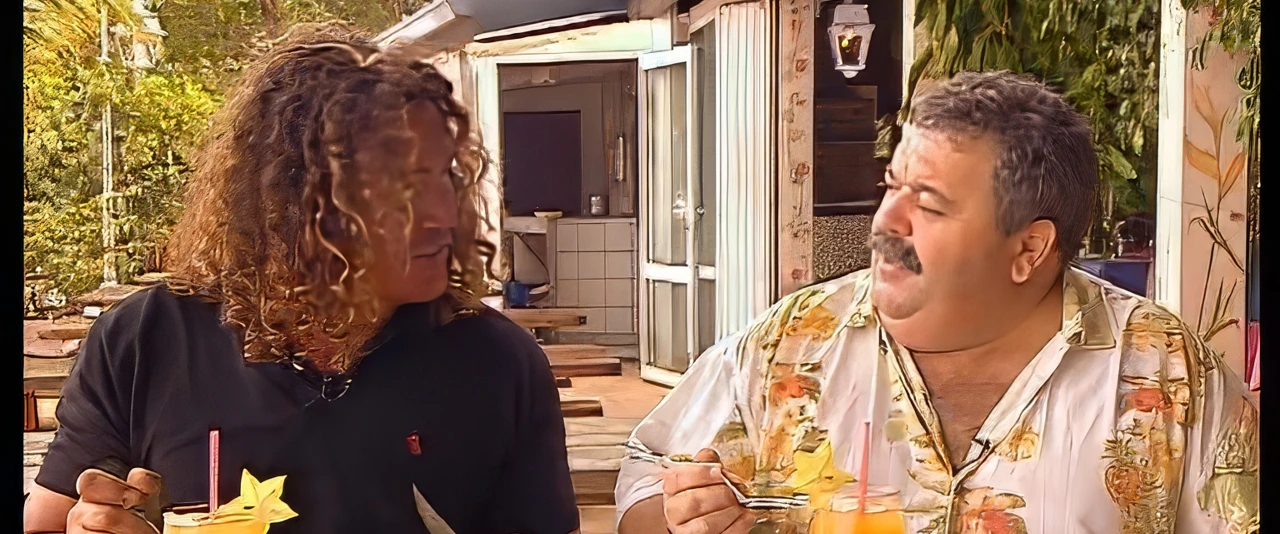 Une île, un accueil, une table à Moorea - Ananas exotique