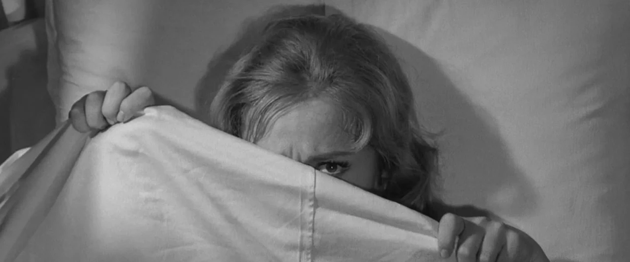 La Fille qui en Savait Trop