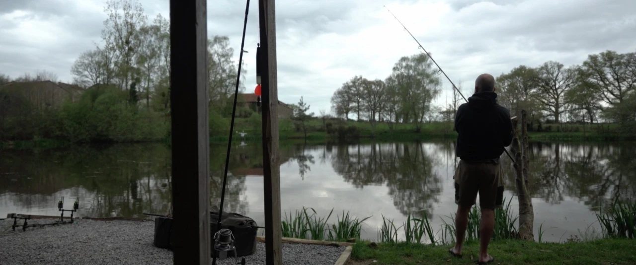 VLOG - Pêche dans le jardin de Tony