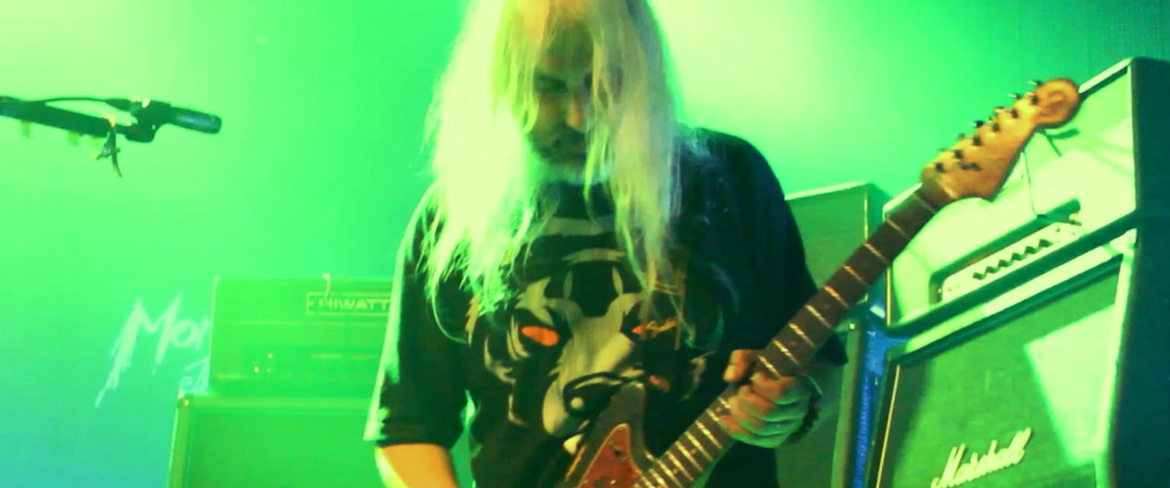 Freakscene: The story of Dinosaur Jr.