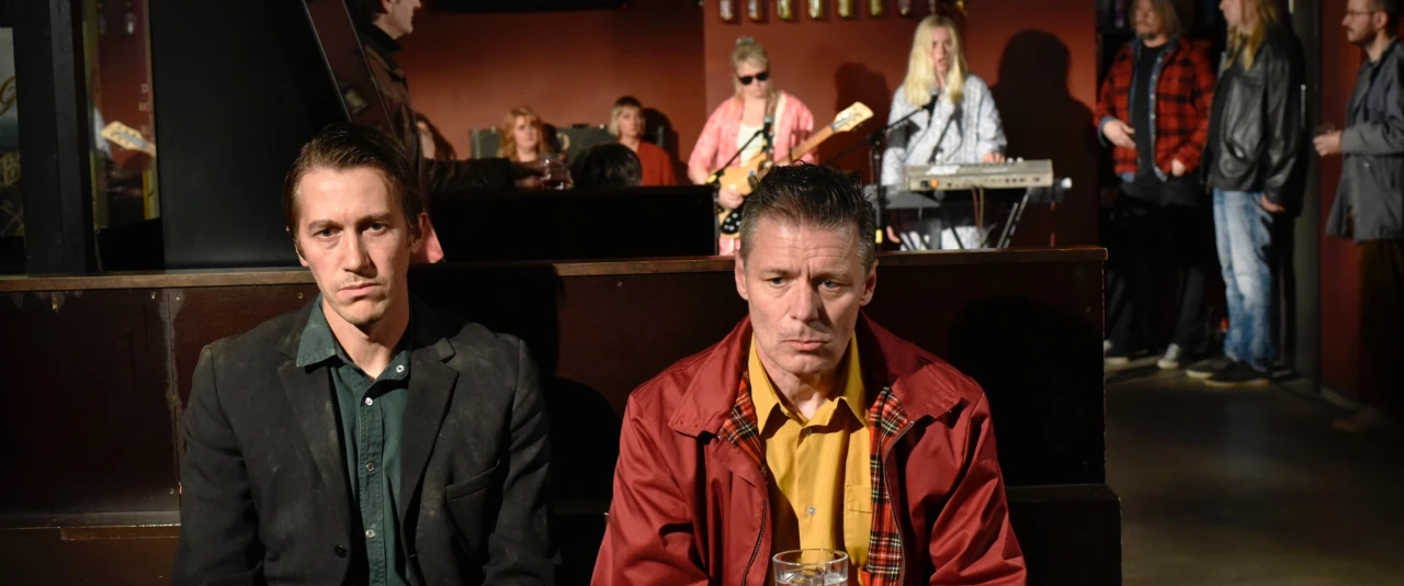 Höstlöv som faller