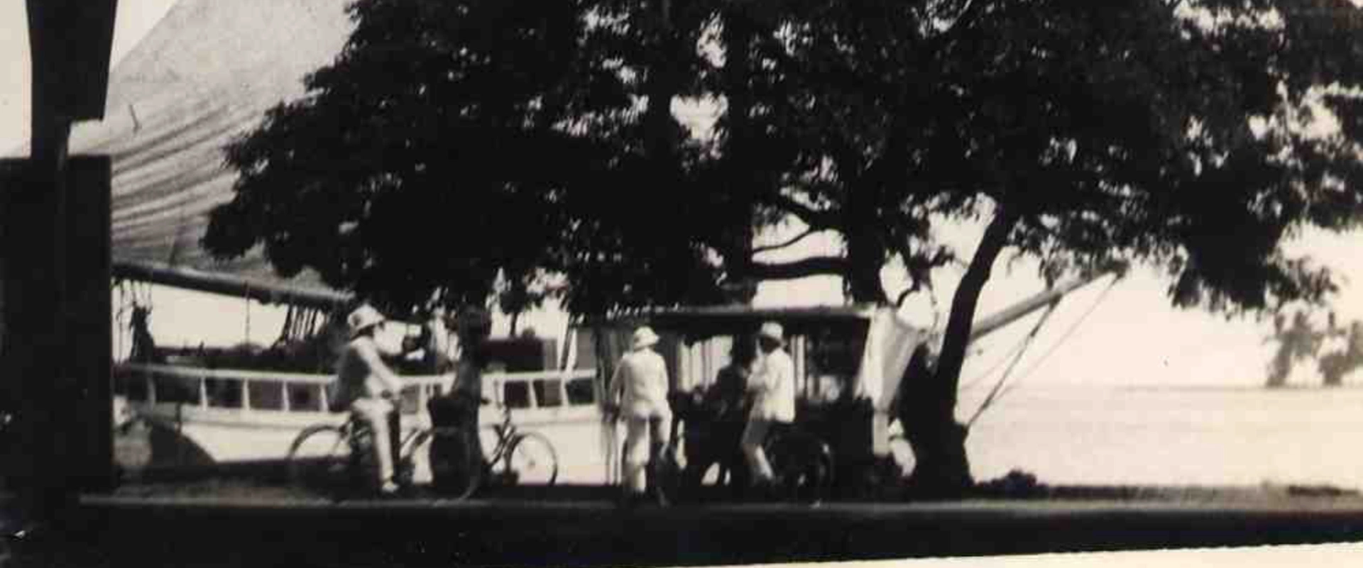 Roger Parry - Front de mer & l'Hôtel Tahiti