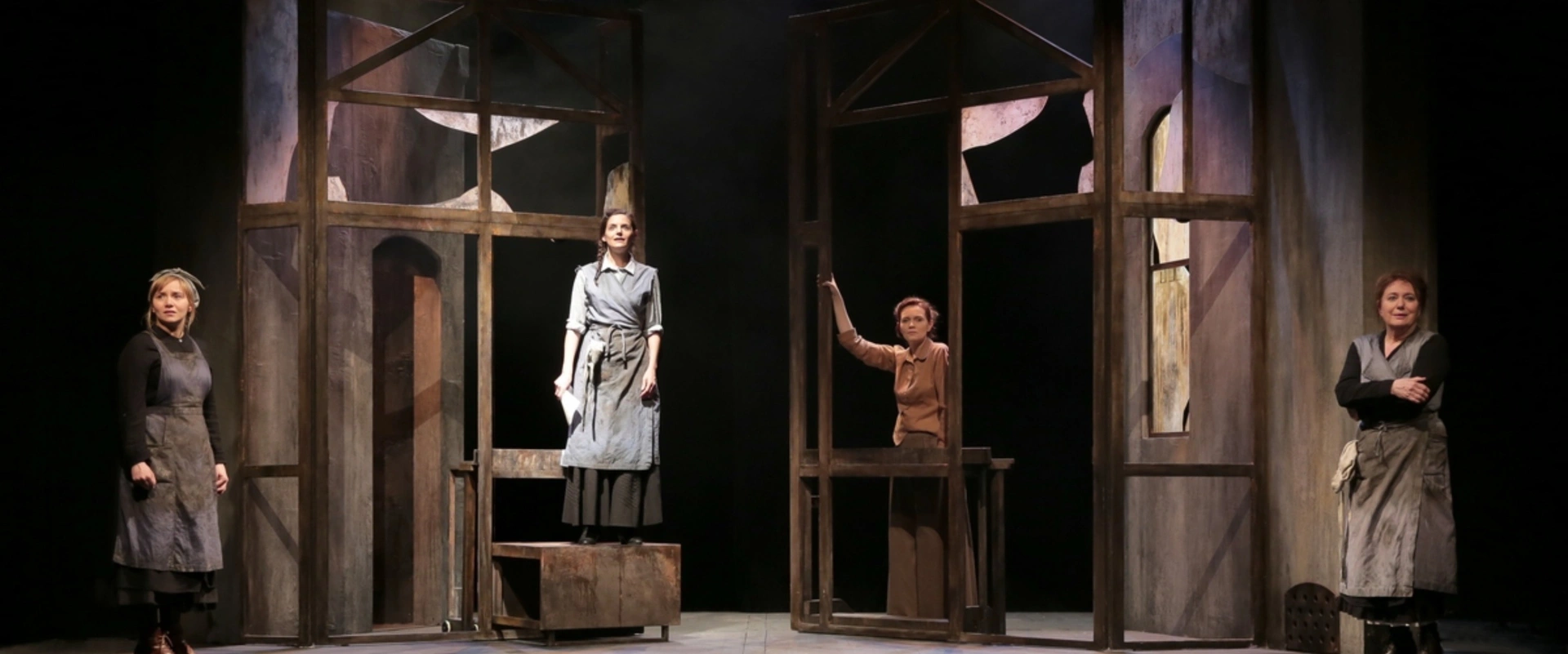 Les Filles aux mains jaunes