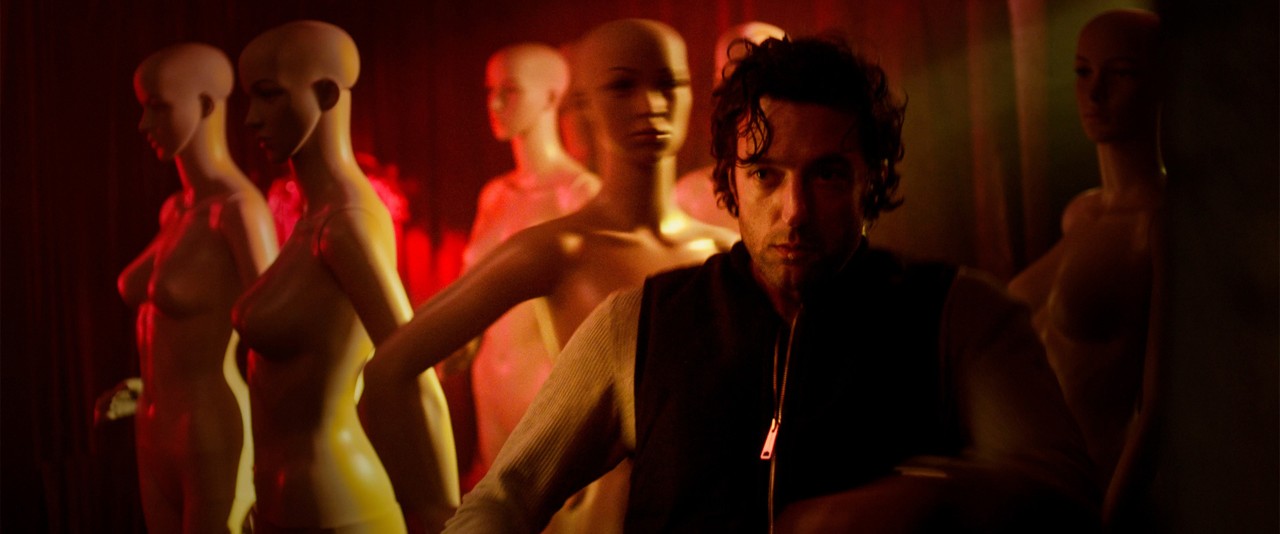 Val - Acompanhante Diabólica