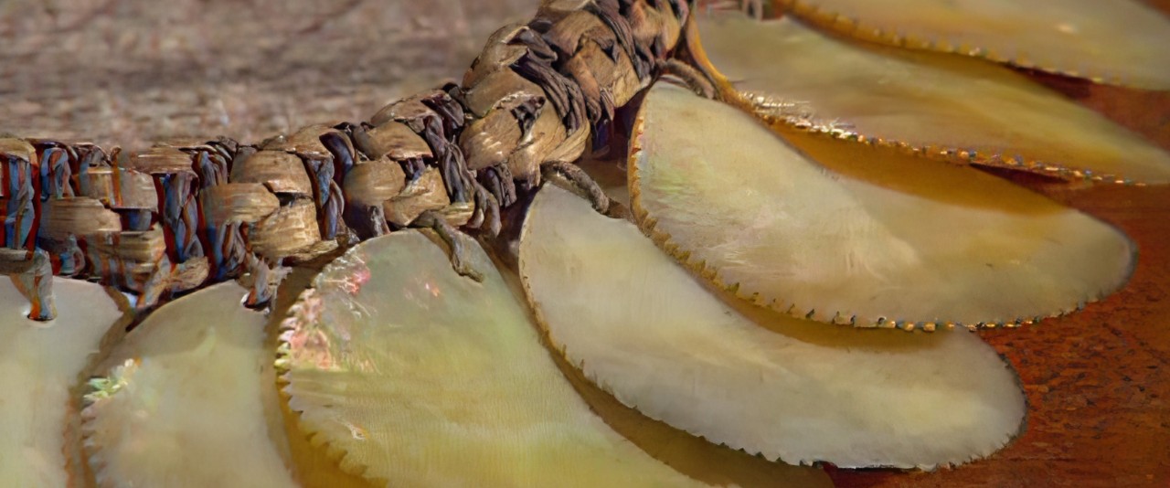 Te faufaa tupuna - Collier de nacres