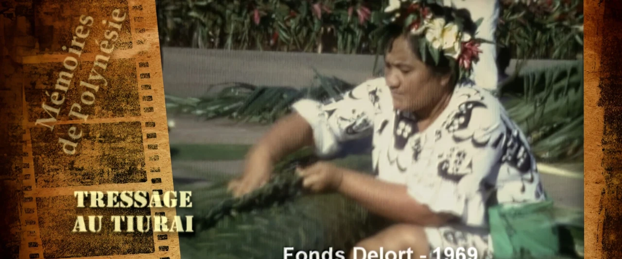 Mémoires de Polynésie - Tressage de palmes de cocotier et de feuilles de purau