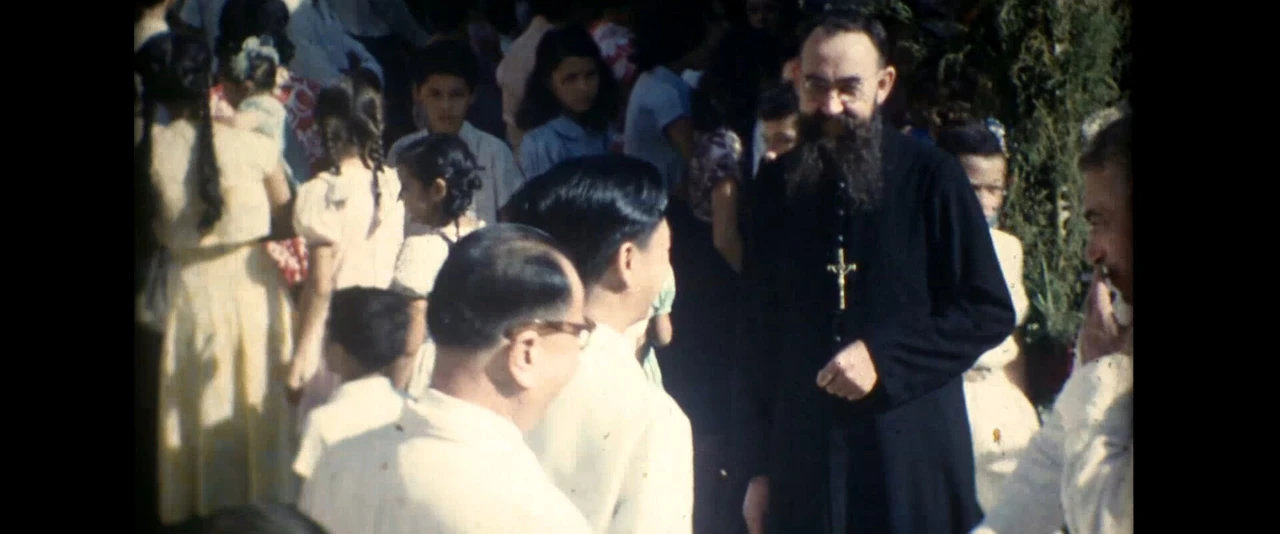 Les films d'Emile Tchen - Kermesse folklorique des frères