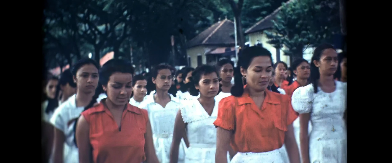 Les films d'Emile Tchen - Défilés à Papeete en 1953 et 1954