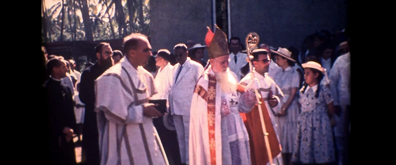 Les films de Emile Tchen - Inauguration de l'église Sainte Thérèse