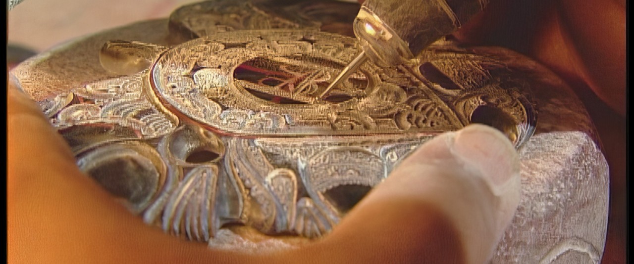 Un métier un art - Revi, sculpteur de nacre