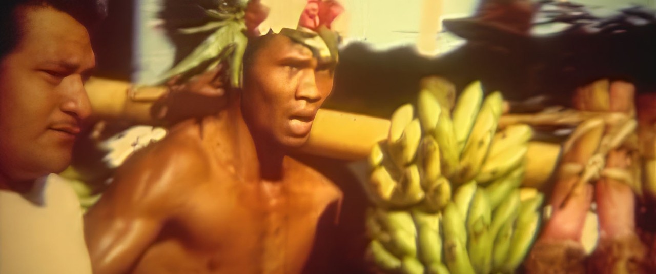 Mémoire de Polynésie - Course de porteurs de fruits