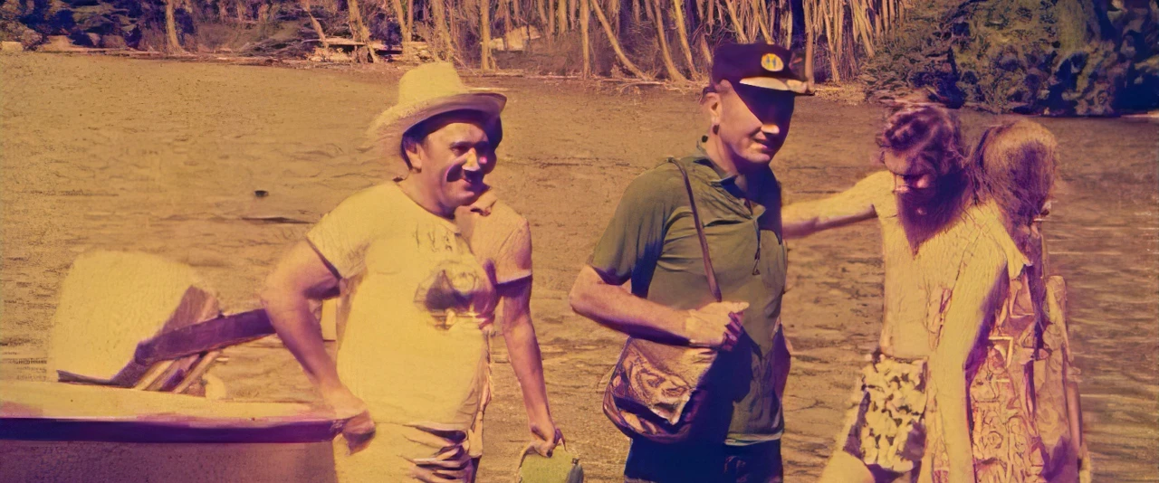 Abattage d'un maiore (arbre à pain) pour la pirogue double Hawaiki Nui