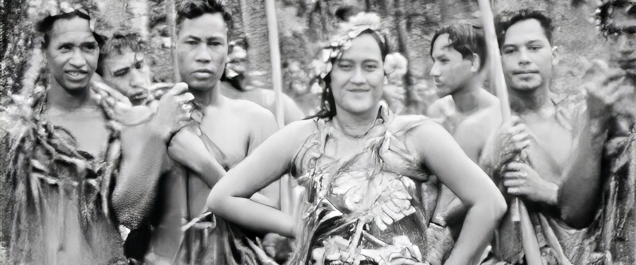 Roger Parry - Raiatea et le village de Fetuna