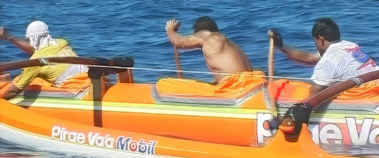 Course de pirogues V6 - Faati Moorea 2001